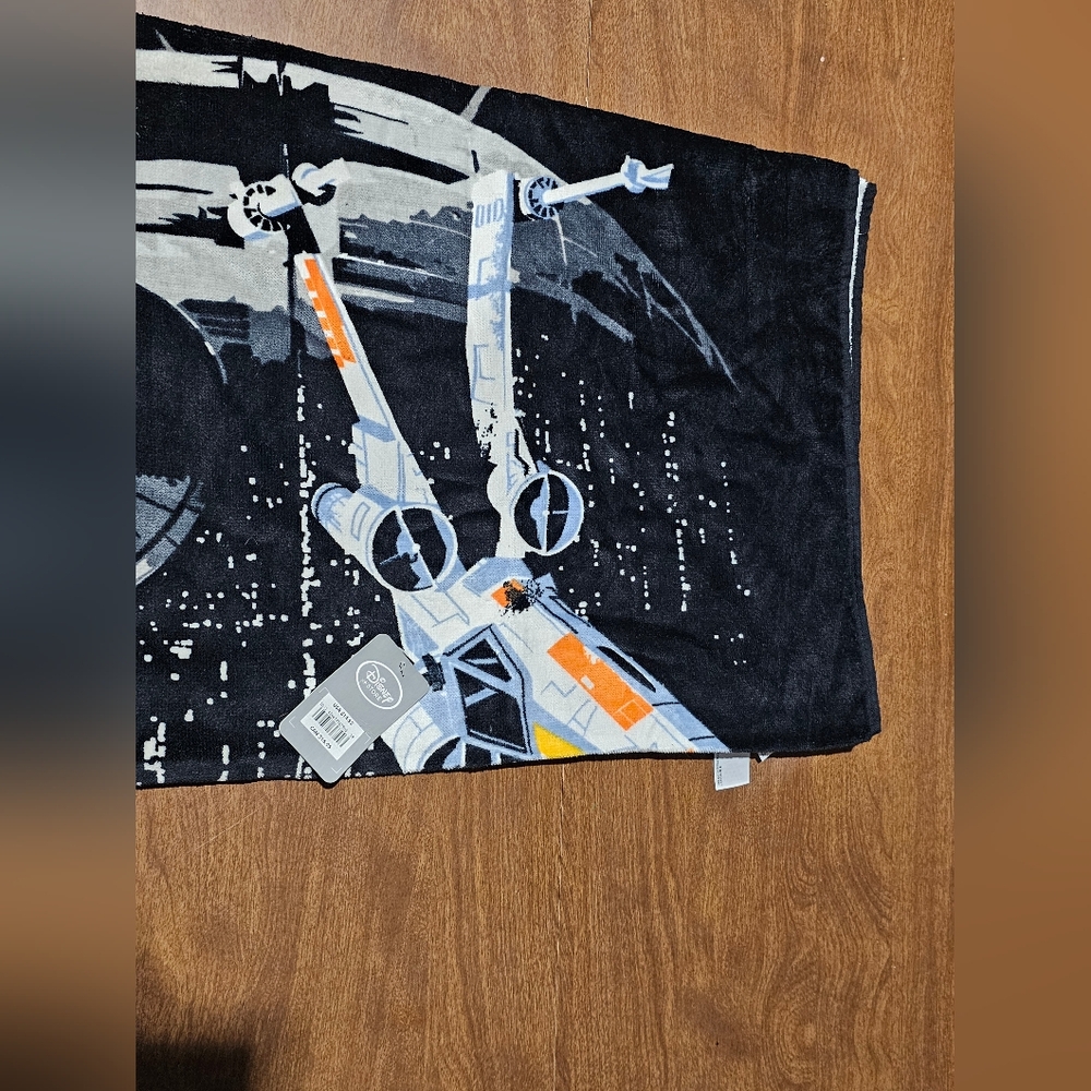 Star Wars Black and Orange Towel - Picture 2 of 11